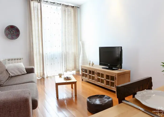 Comfort With Balcony By Lovelystay *