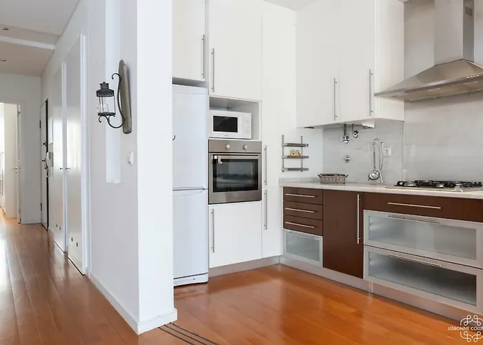 Comfort With Balcony By Lovelystay * Lisbon