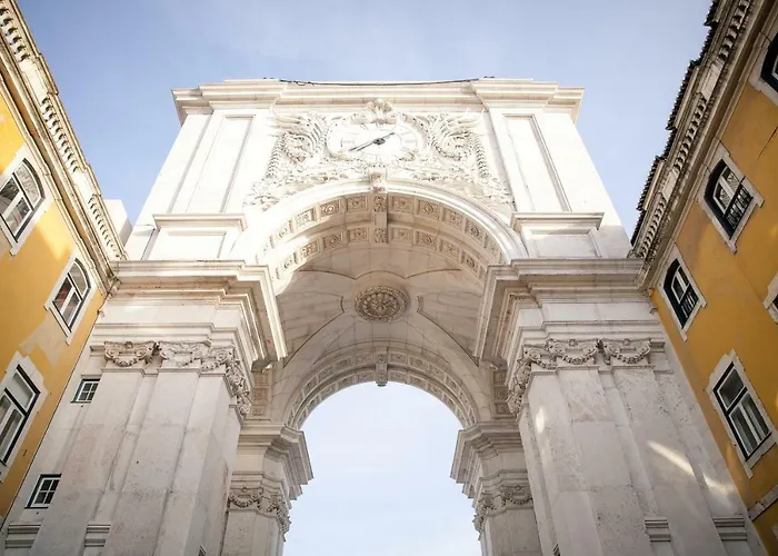 Comfort With Balcony By Lovelystay *